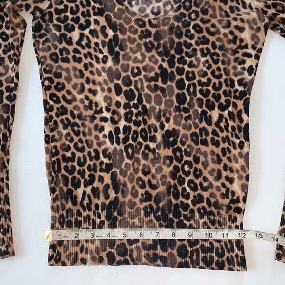 Express Leopard Print Lightweight V-Neck Long Sleeves Sweater Size S/P - Picture 7 of 11